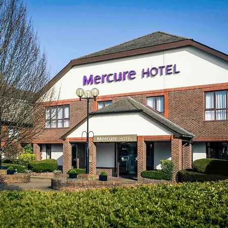 Mercure Dartford Brands Hatch Hotel & Spa-3