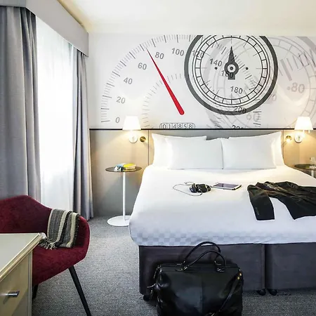 Mercure Dartford Brands Hatch Hotel & Spa-3